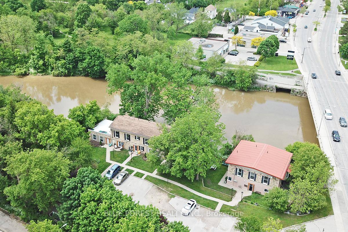 Waterfront investment properties are a rare find in the city !