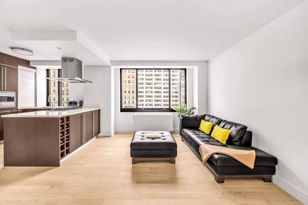 Welcome to Residence 5U, a spacious 846 square foot condo tucked into the heart of Battery Park City s Liberty Court a full service luxury building just steps from the ...