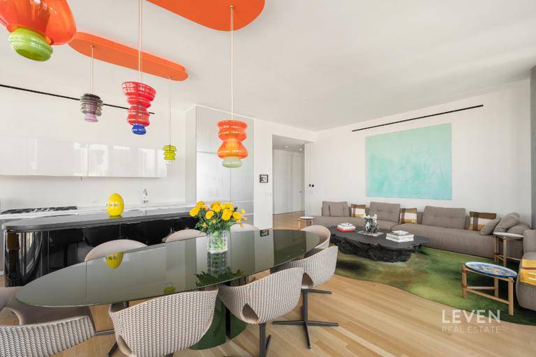 MOST DESIRABLE 3BR LAYOUT AT 56 LEONARDOccupying the coveted northwest corner of 56 Leonard the residential masterpiece designed by Pritzker Prizewinning architects Herzog amp ; de Meuron this luxurious residence ...