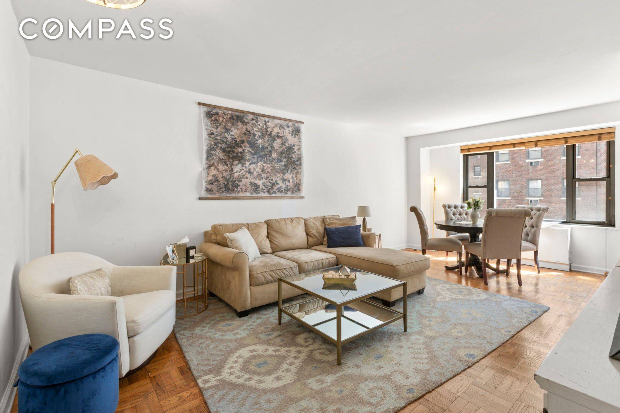 RENOVATED JUNIOR ONE BEDROOM HIGH FLOOR WITH CITY VIEWS, EXCEPTIONAL STORAGE amp ; BRIGHT LIGHT Welcome to Unit 9F, a beautifully updated Junior One Bedroom that combines modern design with ...