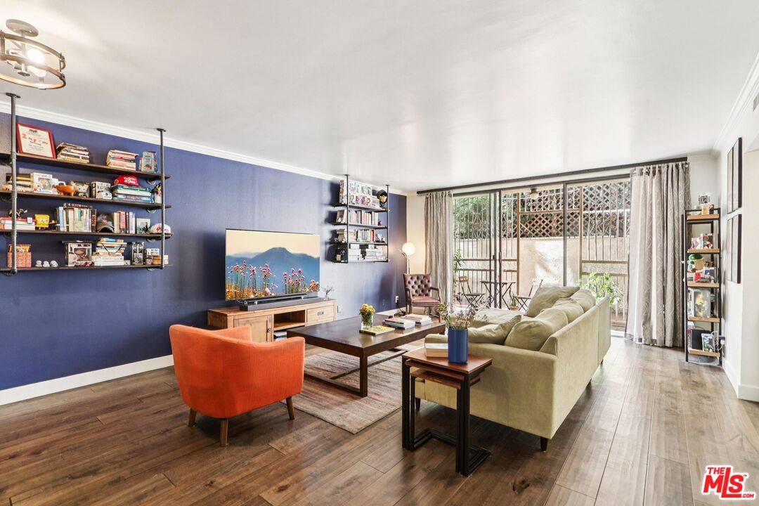 5125   Harold Way 2BR Hollywood Hills East La