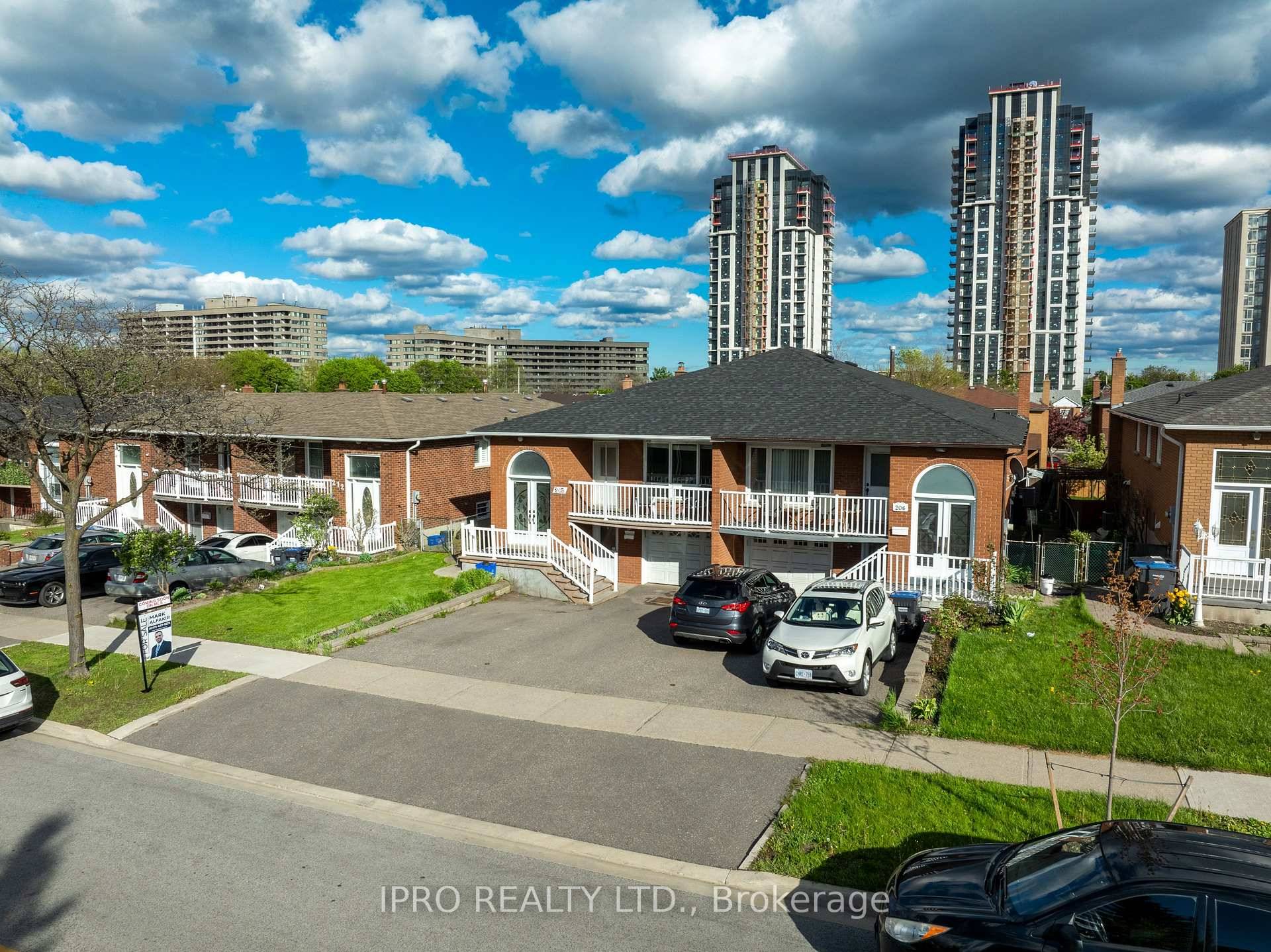 Prime Mississauga Location Exceptional Investment Opportunity !
