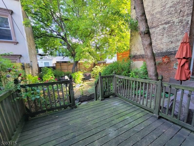 Just reduced ! Only condo with private deck backyard in JC downtown !