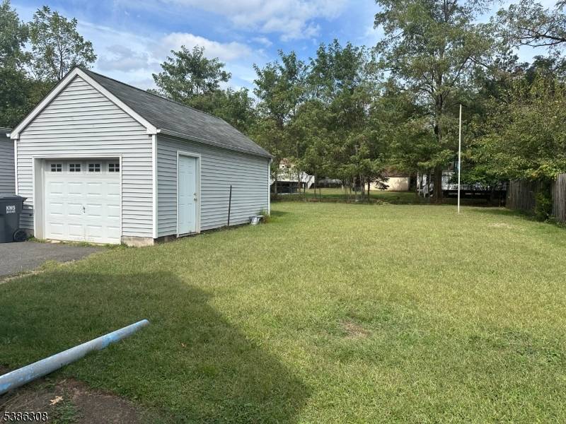Fantastic Opportunity awaits in Bridgewater's Bradley Gardens area.