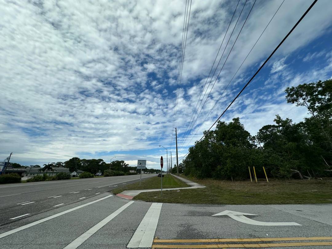 Introducing a prime investment opportunity in the heart of Stuart, Florida !