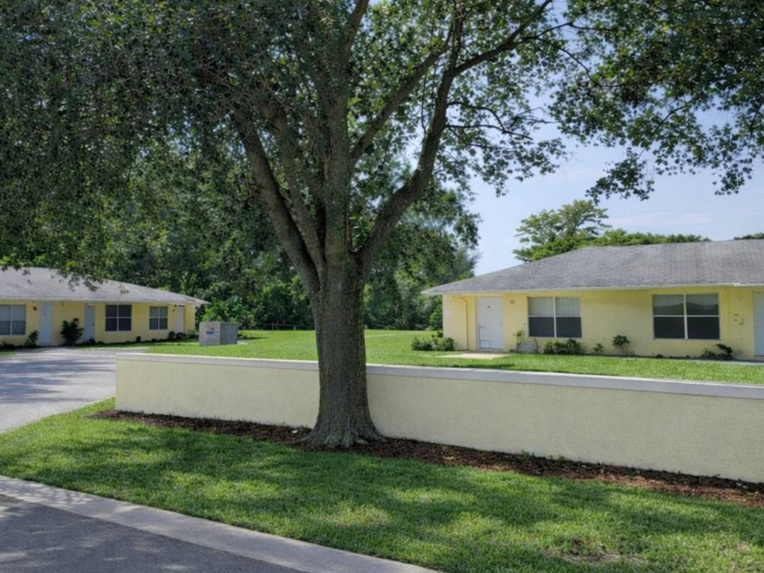 12 UNIT VALUE ADD OPPORTUNITY !