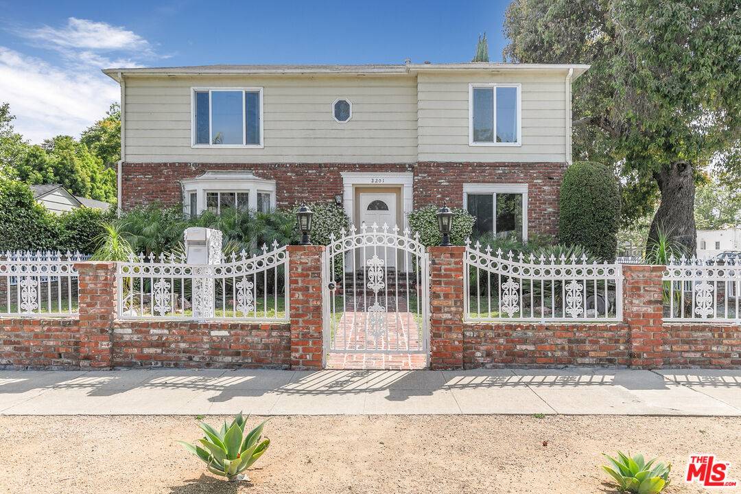 2201   Manning Ave 4BR La