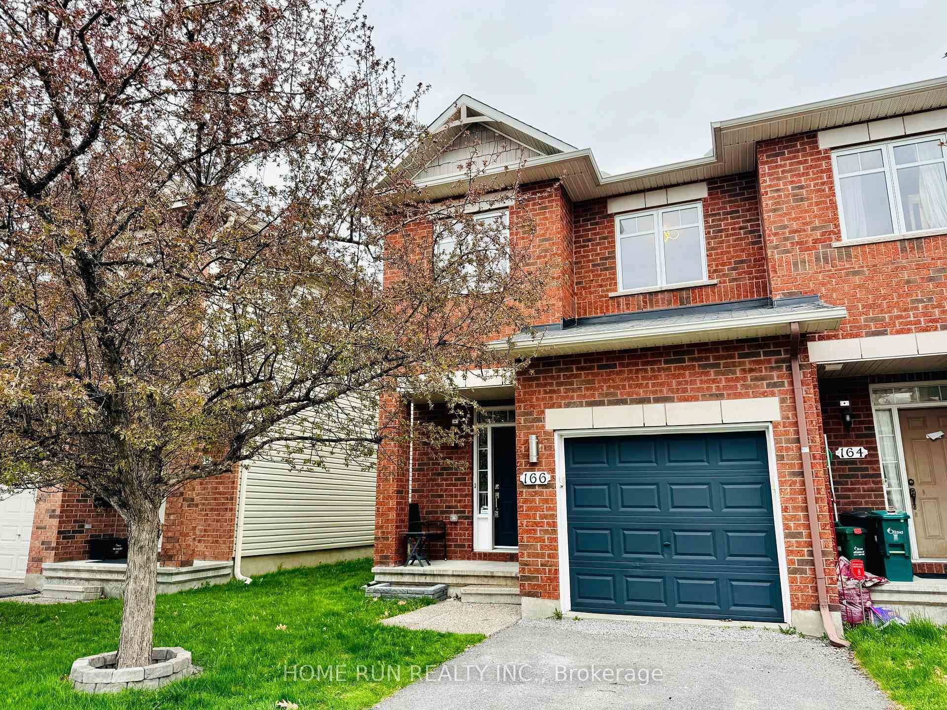 Located in popular Longfields Davidson in the heart of Barrhaven.