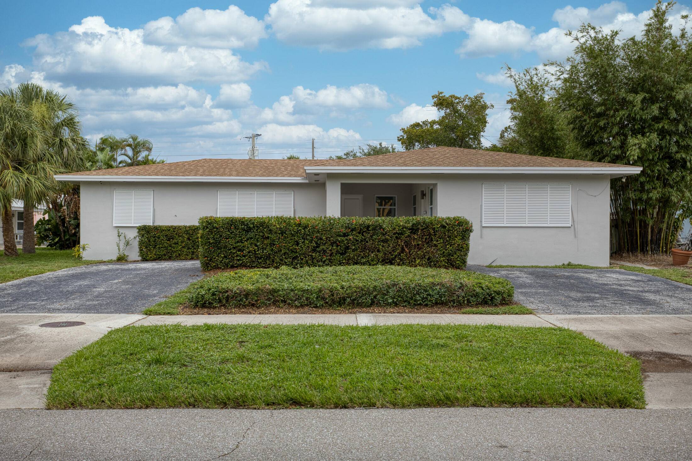 Great investment opportunity for you in the heart of North Palm Beach.