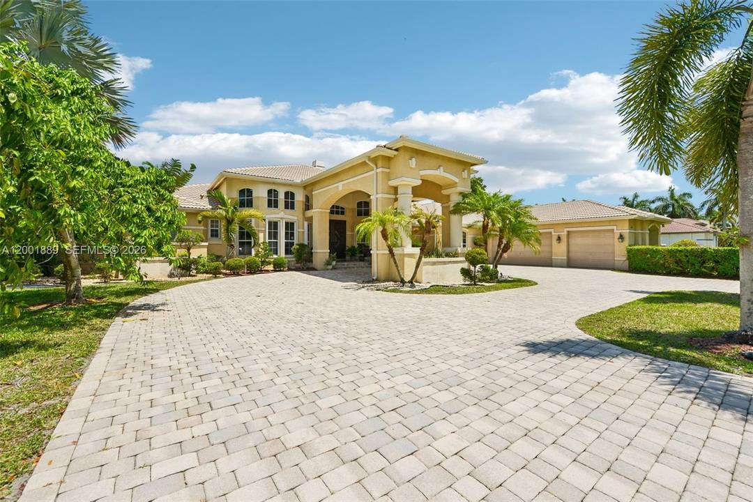 This premium 1. 18 acre lot is one of the LARGEST lots in the gated community of Country Glen.