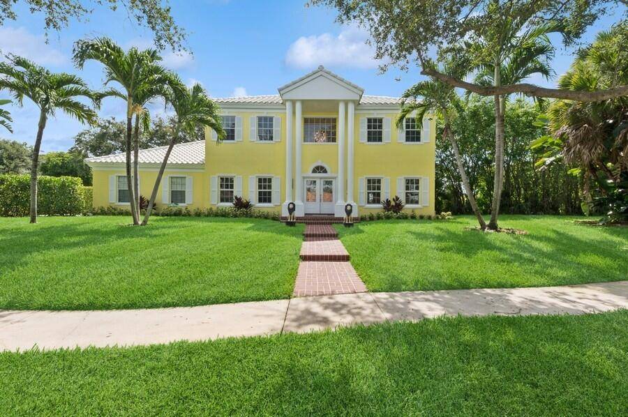 Newly renovated President Country Club Gem !