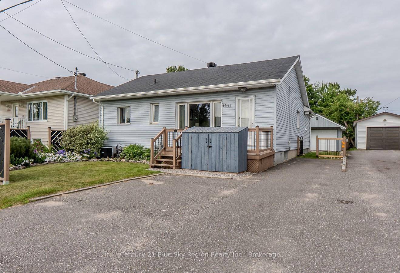 Charming 3 Bedroom Bungalow in Sought After West End, Welcome to this inviting 3 bedroom, 1 bathroom bungalow nestled in the heart of the popular West End.