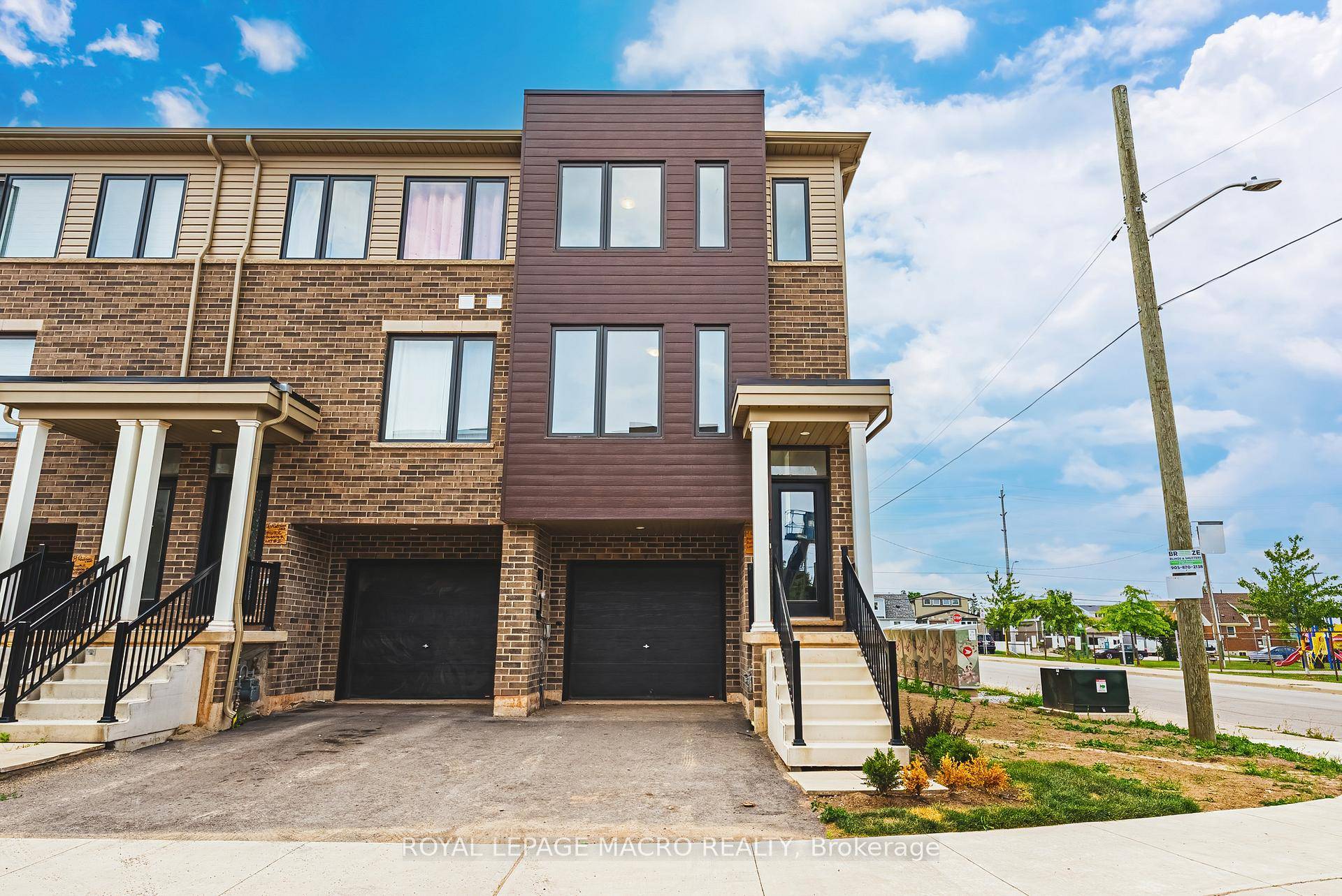 Welcome to Roxboro, a true master planned community located right next to the Red Hill Valley Pkwy.