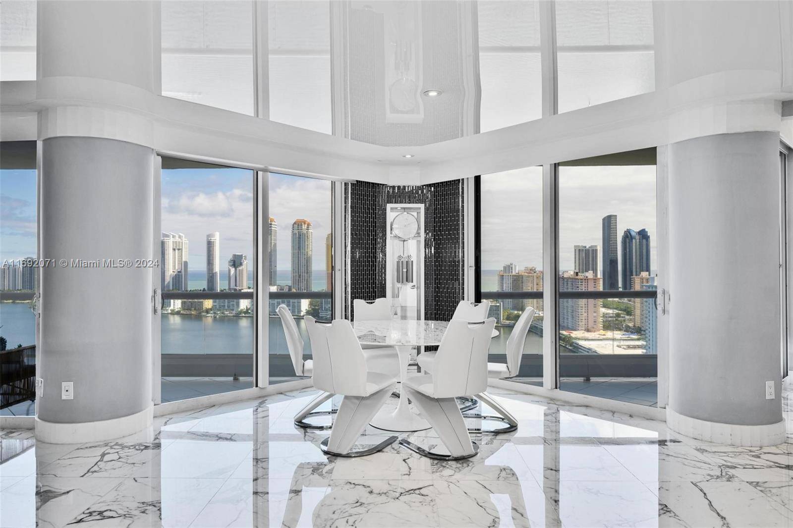 EXPERIENCE LUXURY LIVING AT THE PRESTIGIOUS RESIDENCE DU CAP ON WILLIAMS ISLAND.