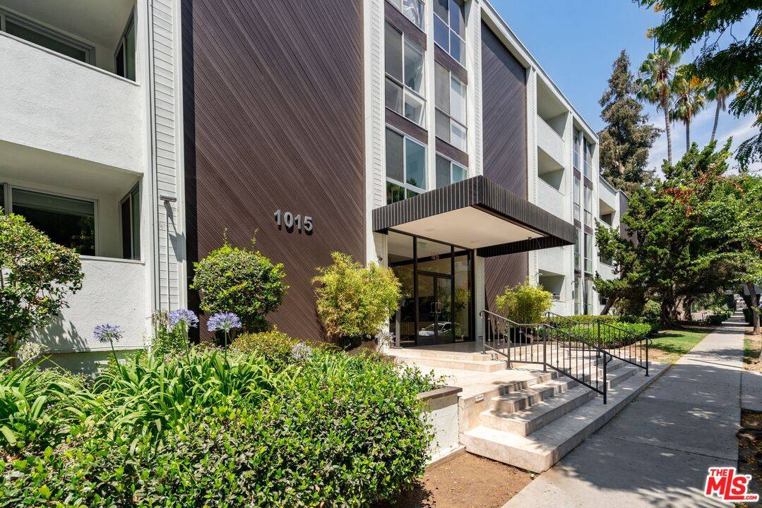 1015 N Kings Rd 2BR Sunset Strip La