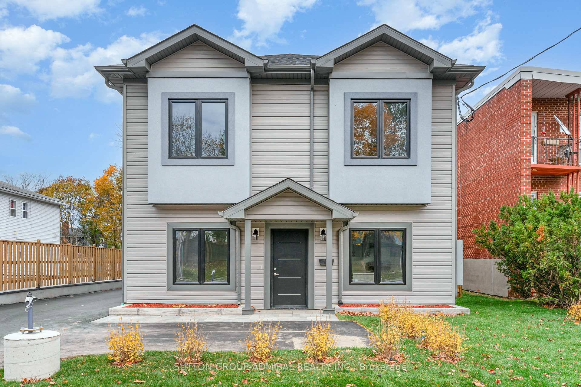 Welcome To This Truly Stunning 3 Bedroom Masterpiece, Boasting A Fantastic Floor Plan And An Abundance Of Warm, Natural Light That Will Brighten Up Your Day !