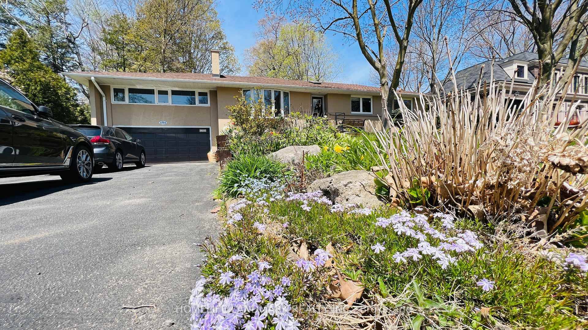 Nice Home Nestled On A Tree Lined Street In Morrison Neighborhood Of South East Oakville Within Walking Distance To Top Schools Oakville Trafalgar High School And Ej James Public School ...