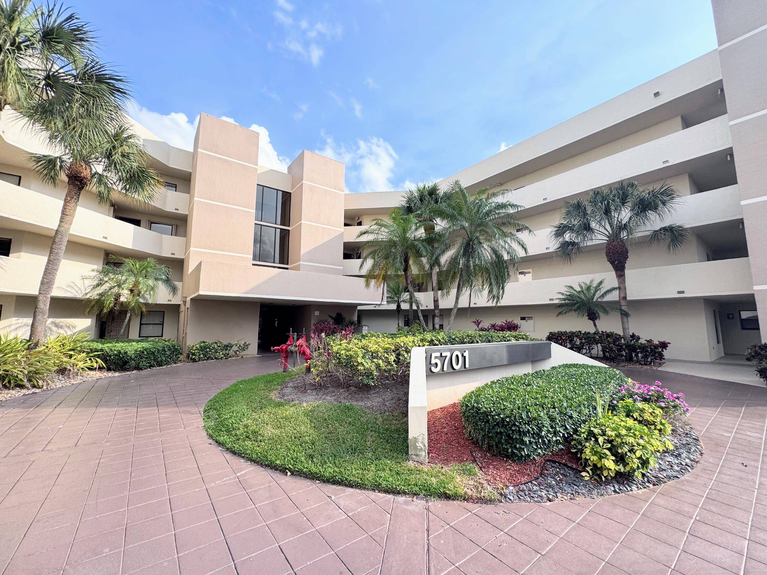 Come and see this beautiful 2 bedroom, 2 bathroom condo in the highly sought after gated community of Camino Real Village in Boca Raton.
