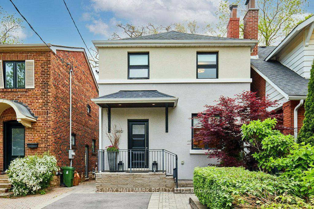 Sleek and stylish 3 bedroom detached home in the heart of Davisville and the Maurice Cody school district.