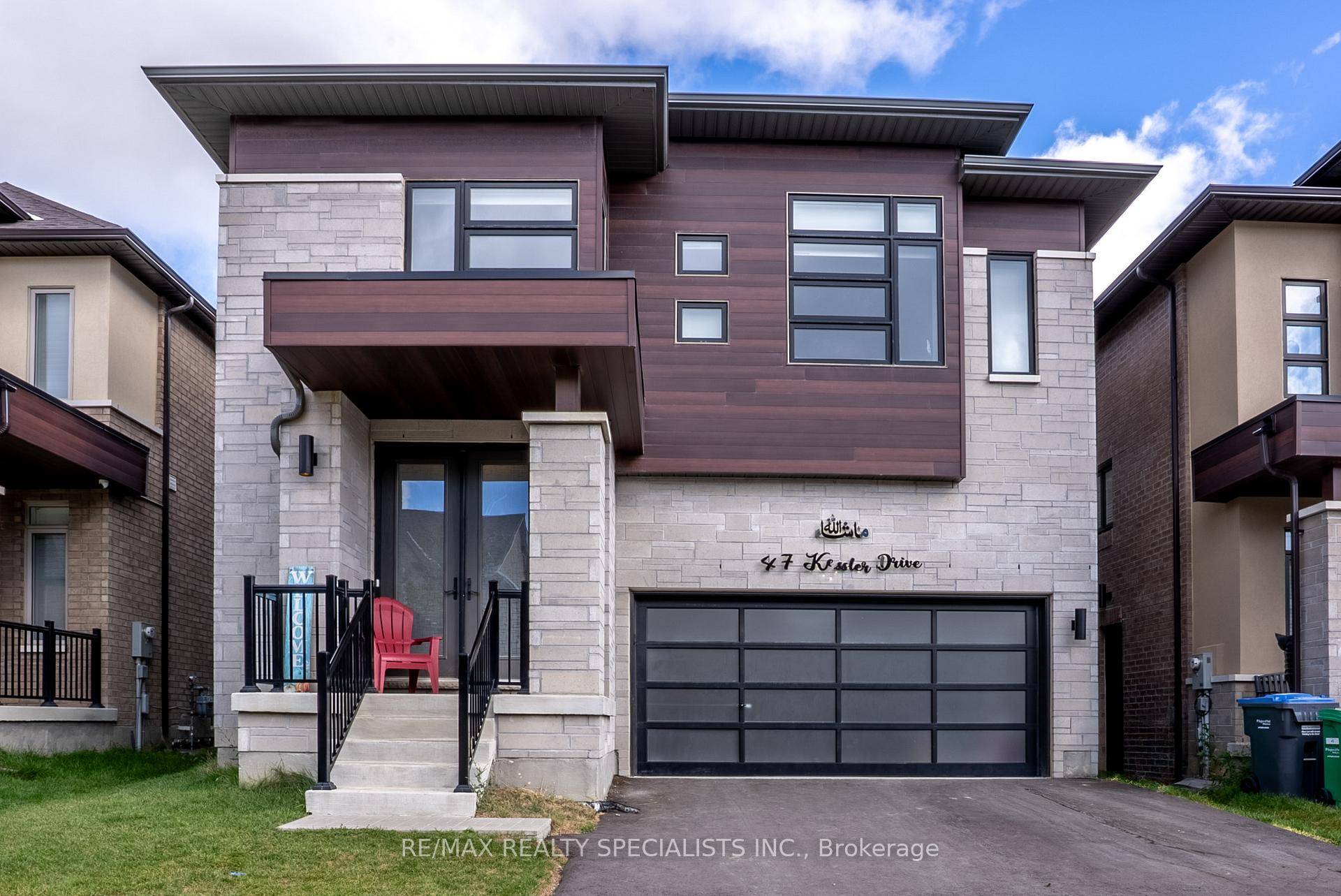 Stunning 4 bedroom, 4 bath detached home available for rent UPPER PORTION ONLY in highly sought after Sandringham Wellington North.