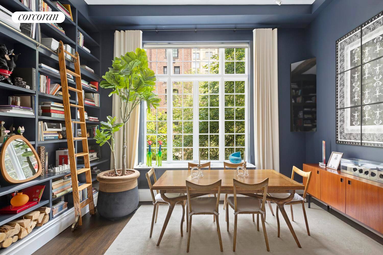 Don't miss this gracious and well proportioned one bedroom residence at Morgan Studios, a highly regarded full service prewar cooperative in the heart of the Upper East Side.