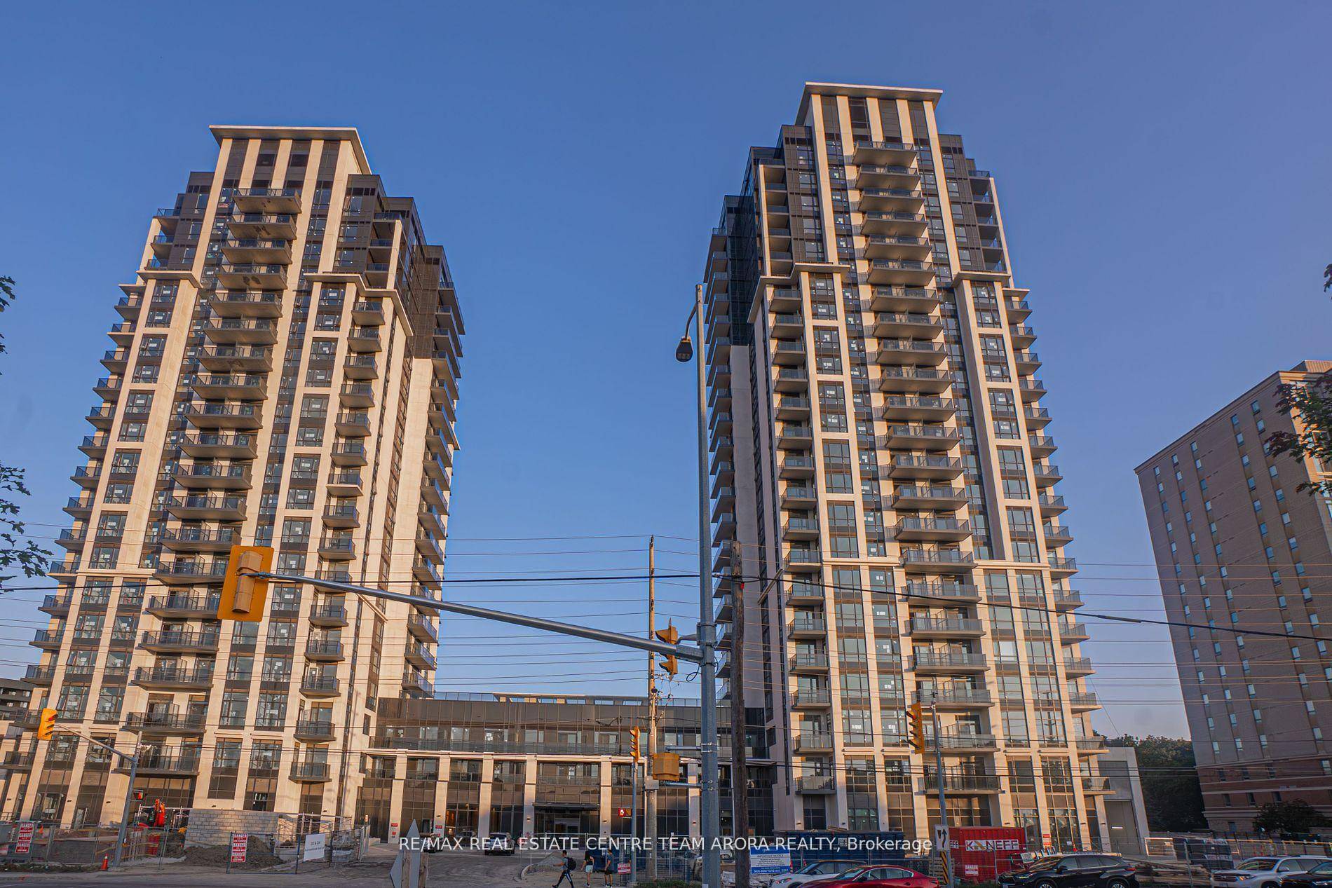 Absolutely Stunning 1 Bedroom Den Unit !