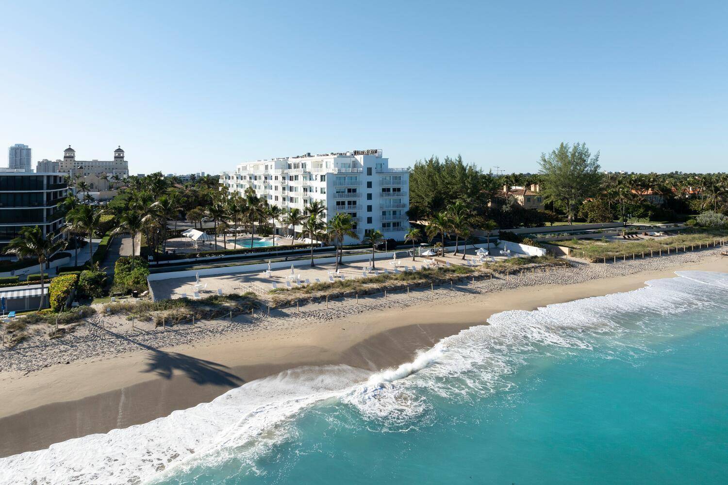 Renovated and beautifully furnished condo available for the 2025 2026 season.