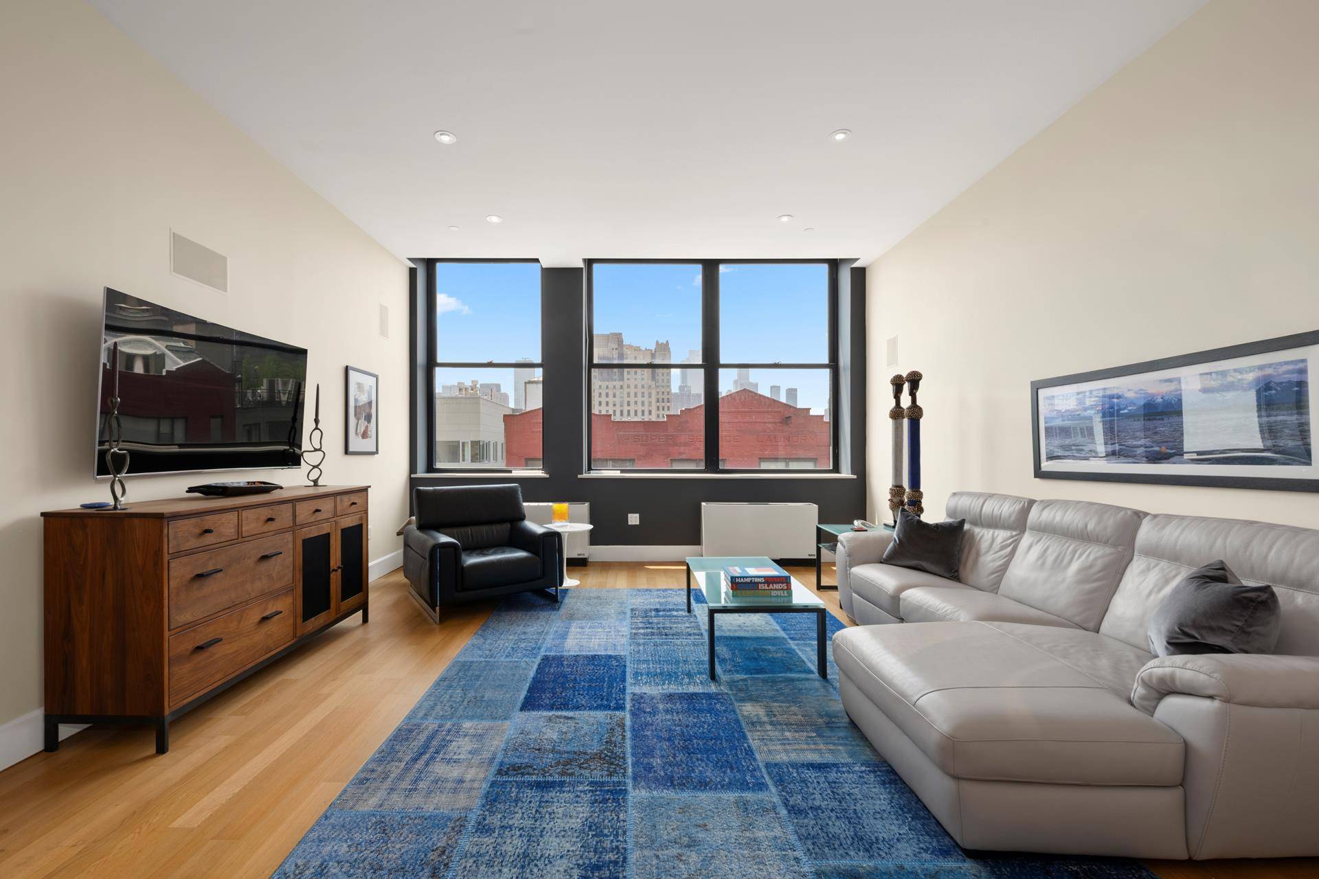 Please reach out to the listing agent, Michelle Griffith, at Douglas Elliman to schedule a tour.