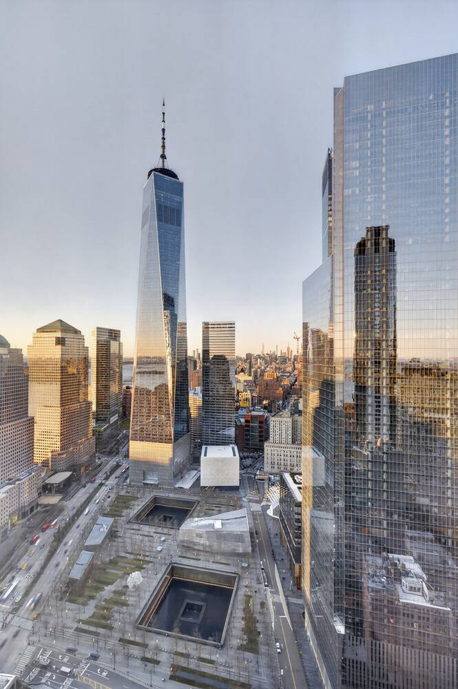 BREATHTAKING SKYLINE amp ; RIVER VIEWS.