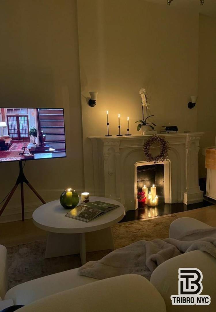 Charming 1BR Apt with Loft like Atmosphere in Gramercy Historic Details amp ; Natural Light !