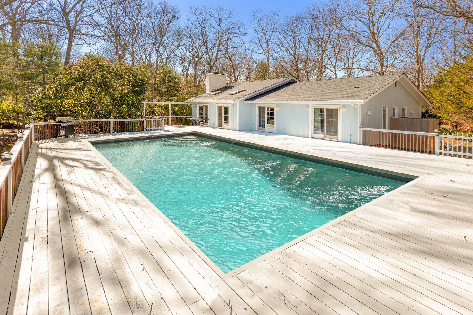 Summer or year round rental near the Bay! 