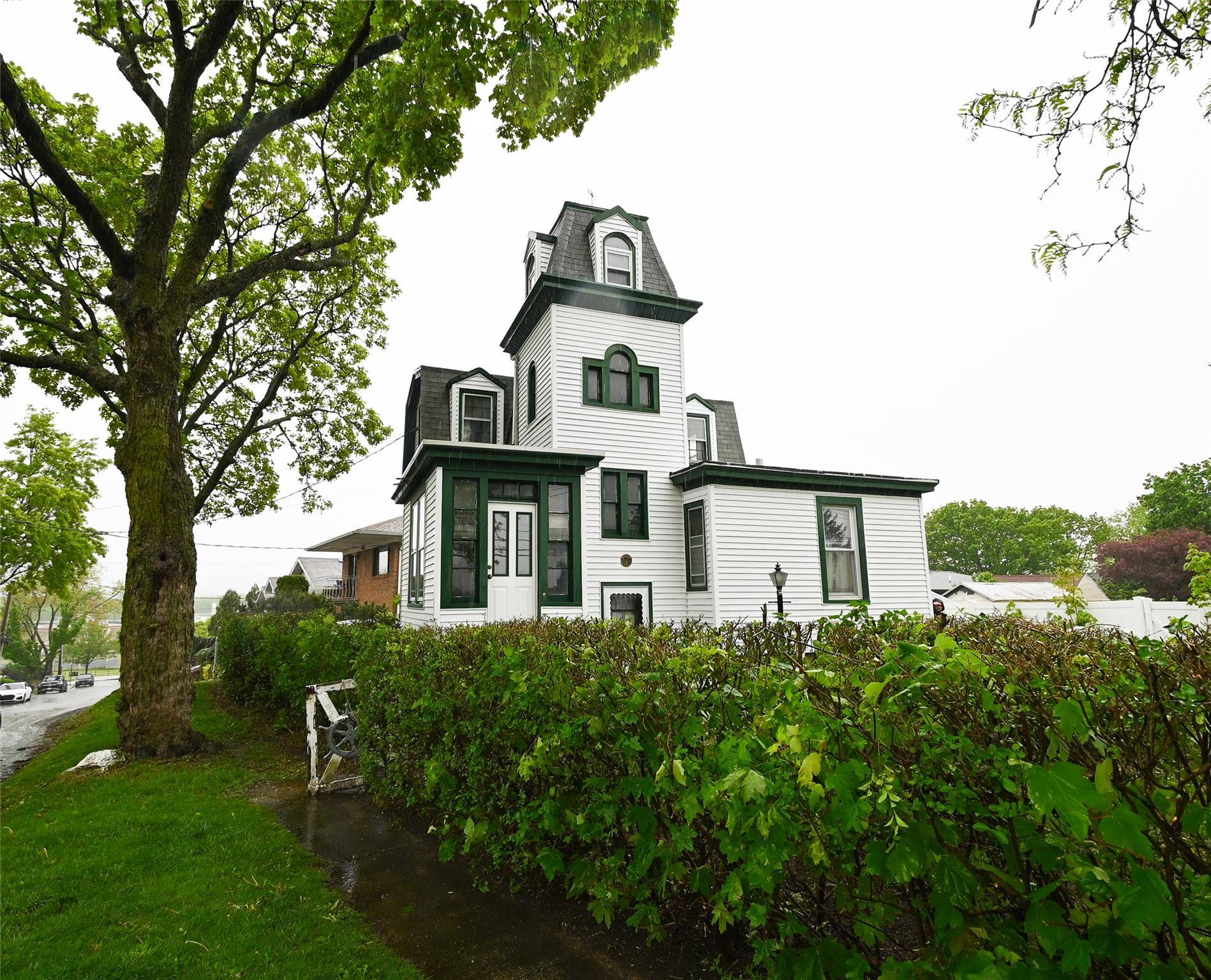 Charming Turn of the Century Colonial.