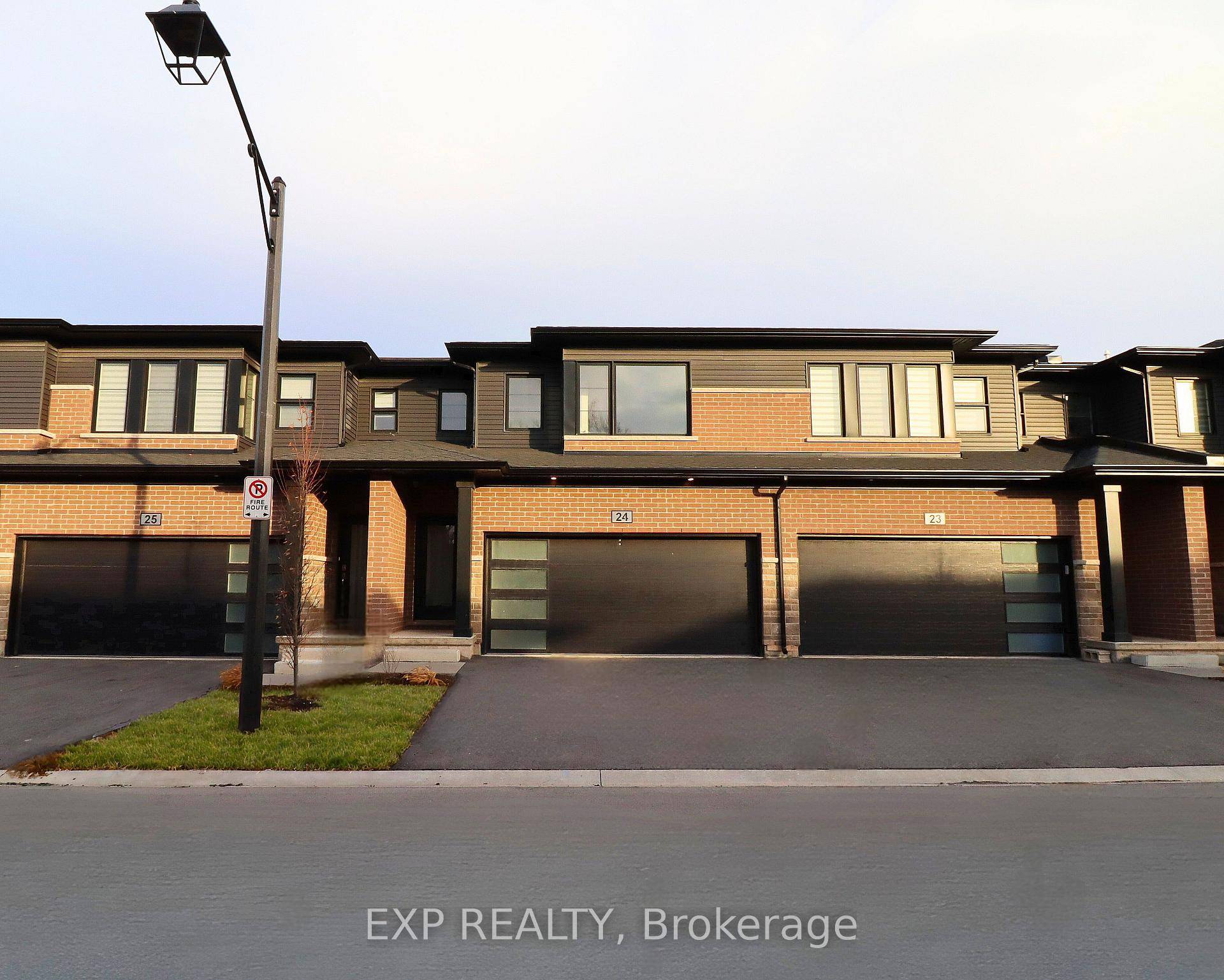 Welcome to this stunning 3 bedroom den, 3 bathroom home located in Niagara Falls !