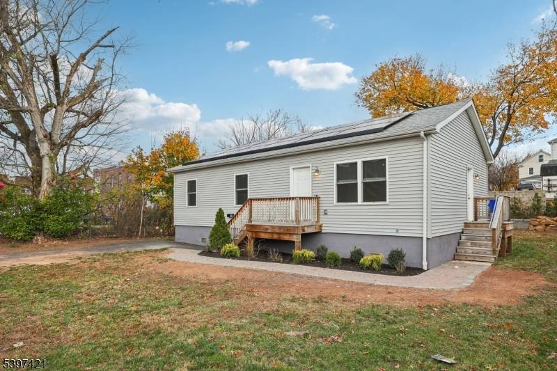 Welcome to this stunning, newly built home completed in 2023 !