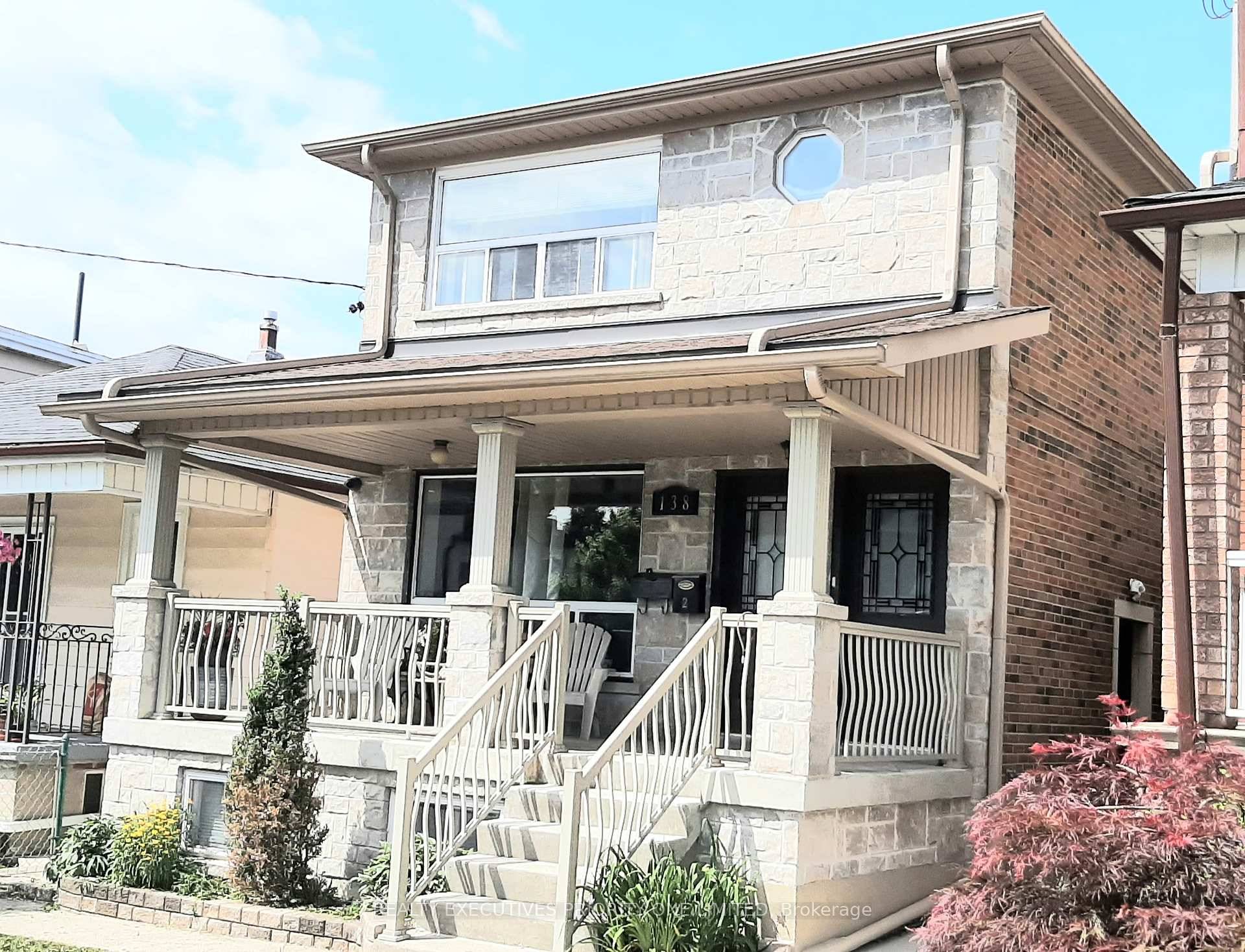 Bright amp ; Spacious 2 Bedroom Basement Apartment in the Heart of Corso Italia !