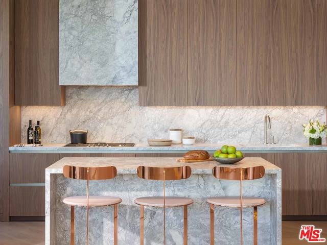 211  Elm Court Beverly Hills LA