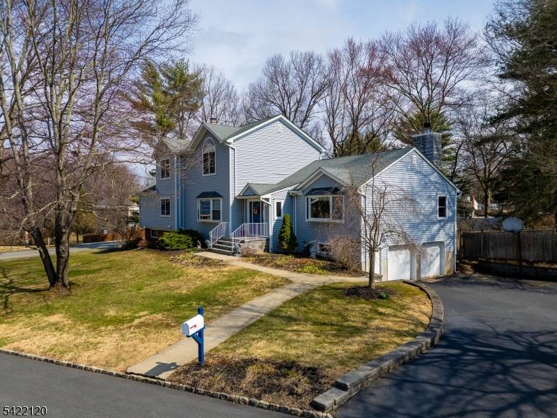 Beautifully renovated 4 bedroom, 4.