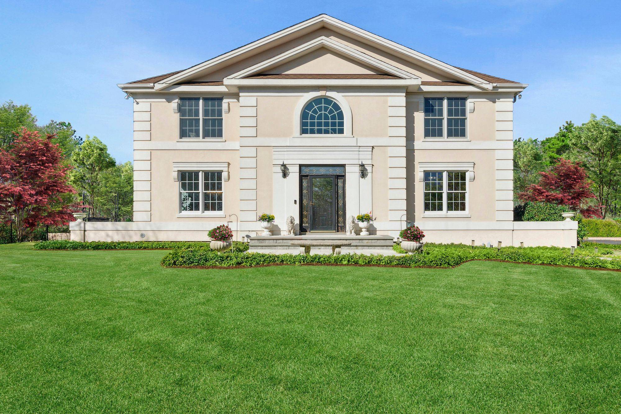 Secluded Hilltop Turn Key Home in Exclusive Southampton Pines