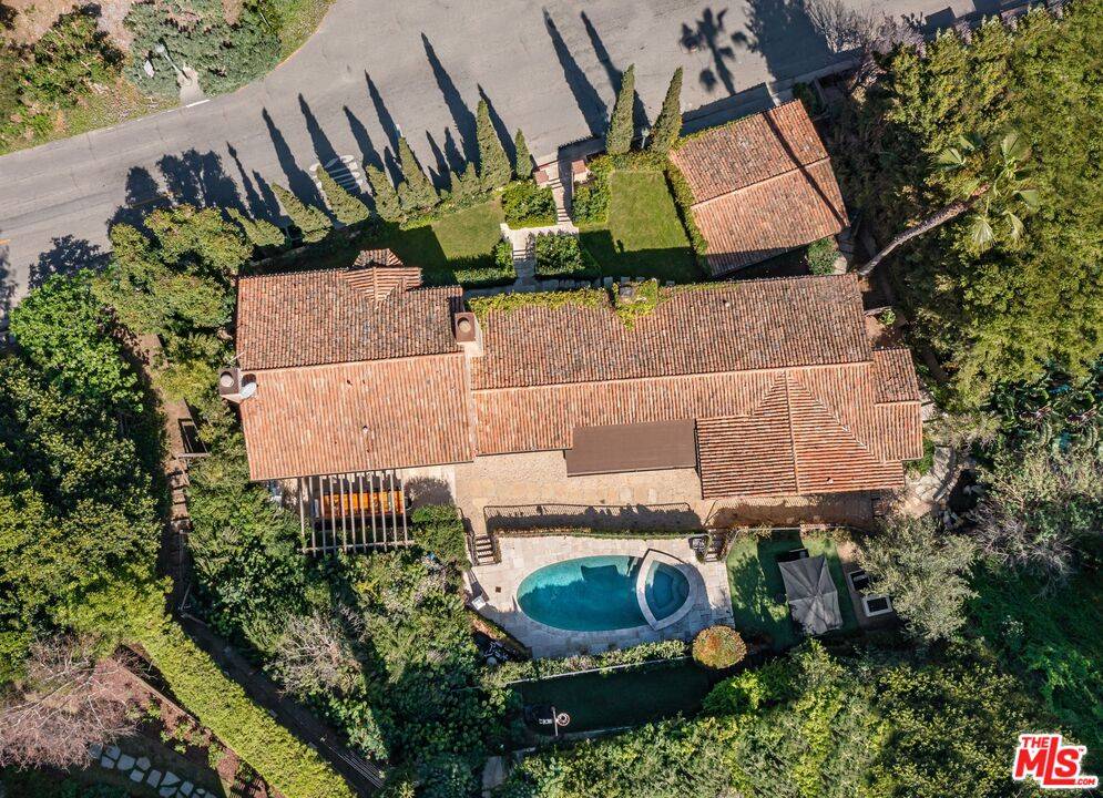 2601 Outpost Dr 4BR Hollywood Hills East La