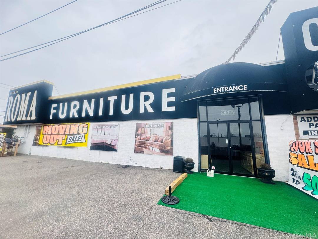 Sublease, 7000SF, retail and warehouse.