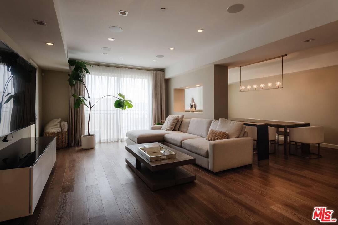 441  S Barrington Ave 2BR Brentwood La