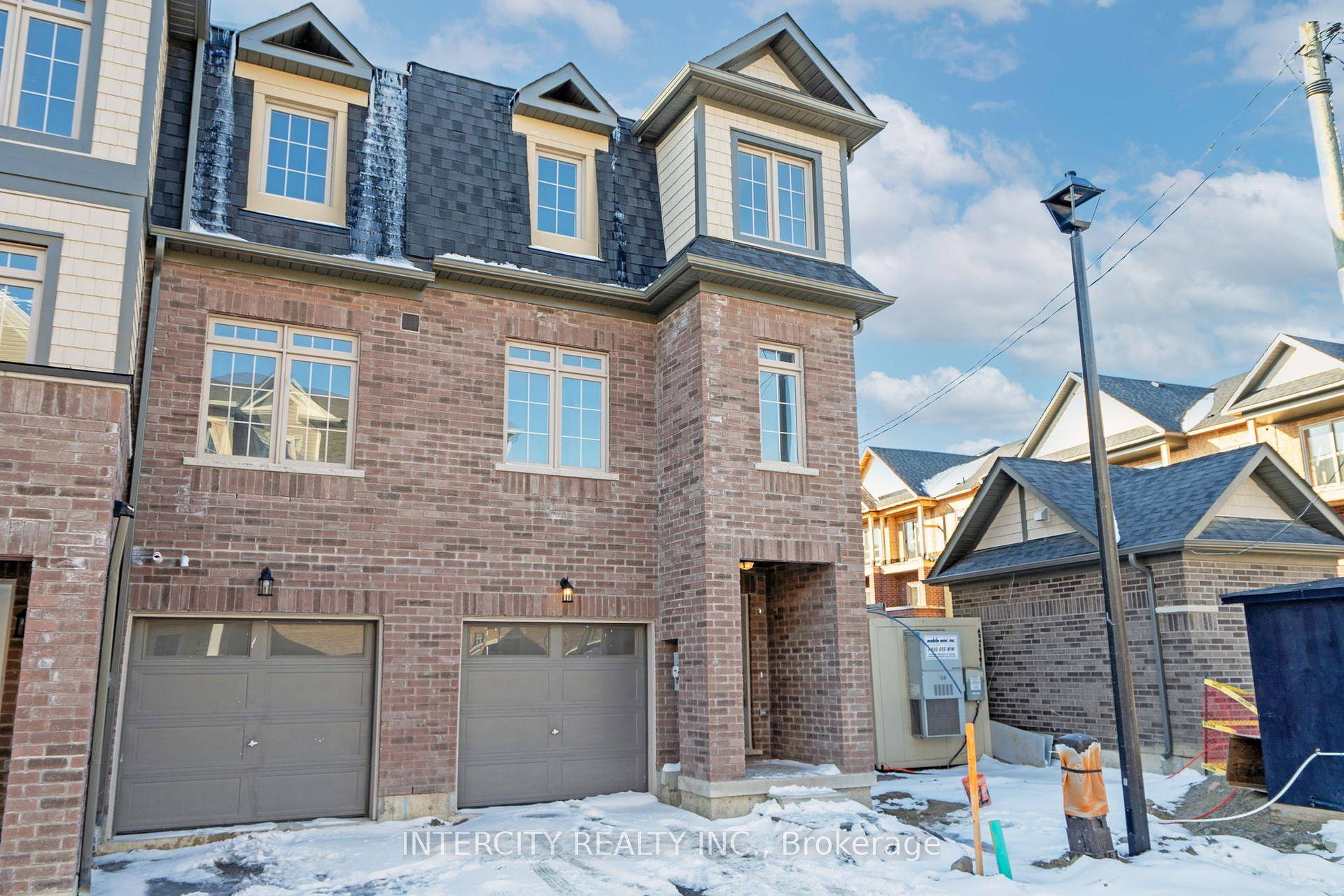 Corner unit. Brand new, 3 bed 3 bath townhouse in the heart of Courtice.
