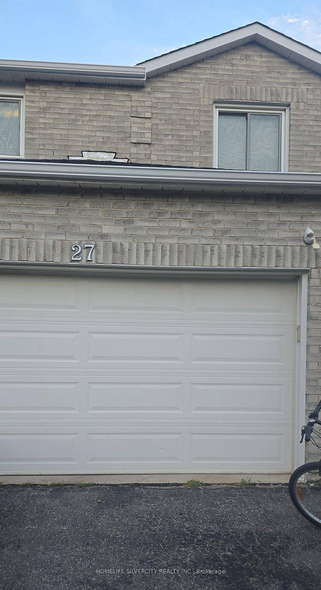 Very bright, clean spacious 2 bedroom basement apartment super location 2 min to McCowan Rd, 4 min to 407, Markville mall is nearby, walking distance to school.