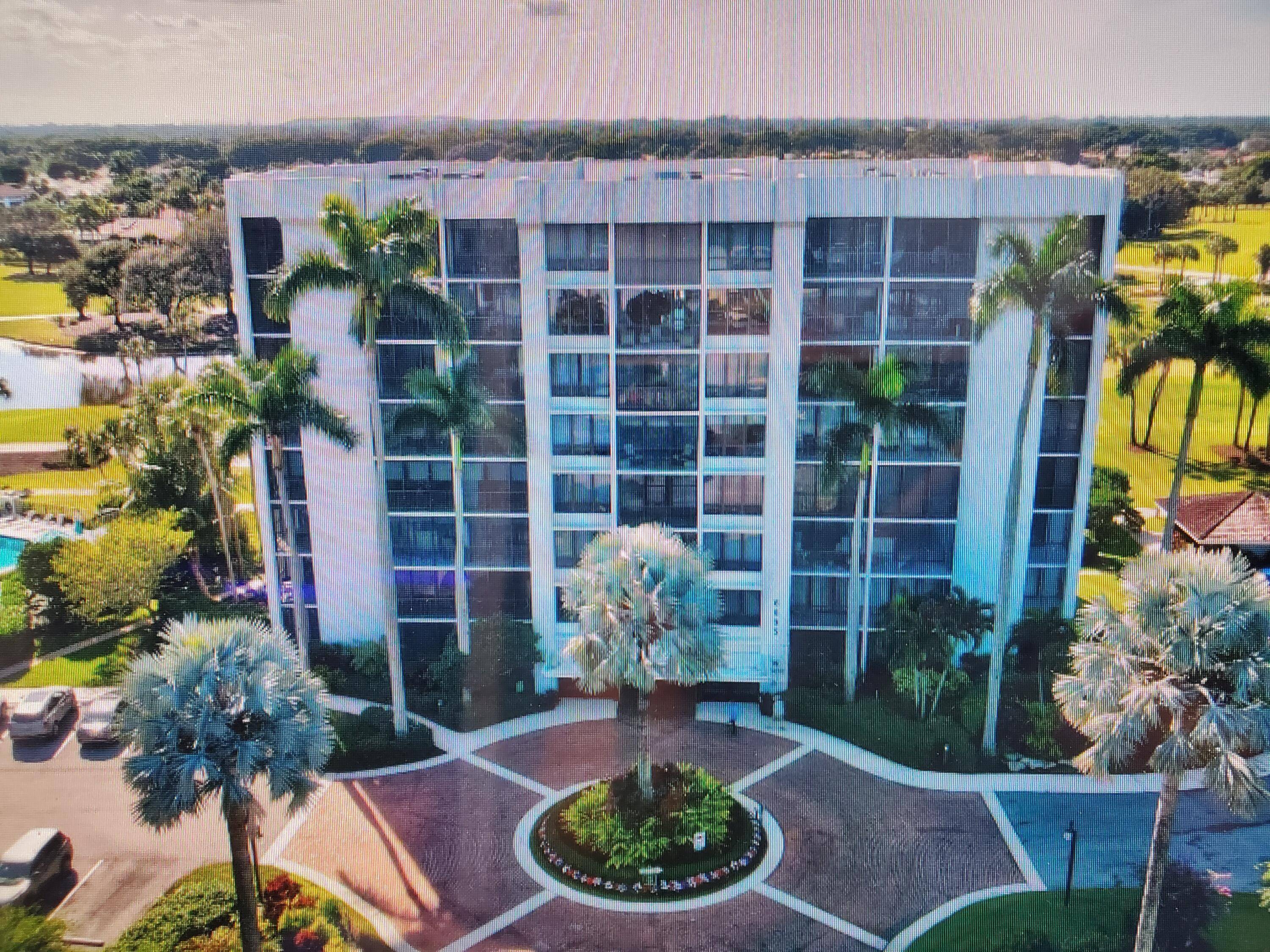 WALK TO THE BOCA WEST COUNTRY CLUB.