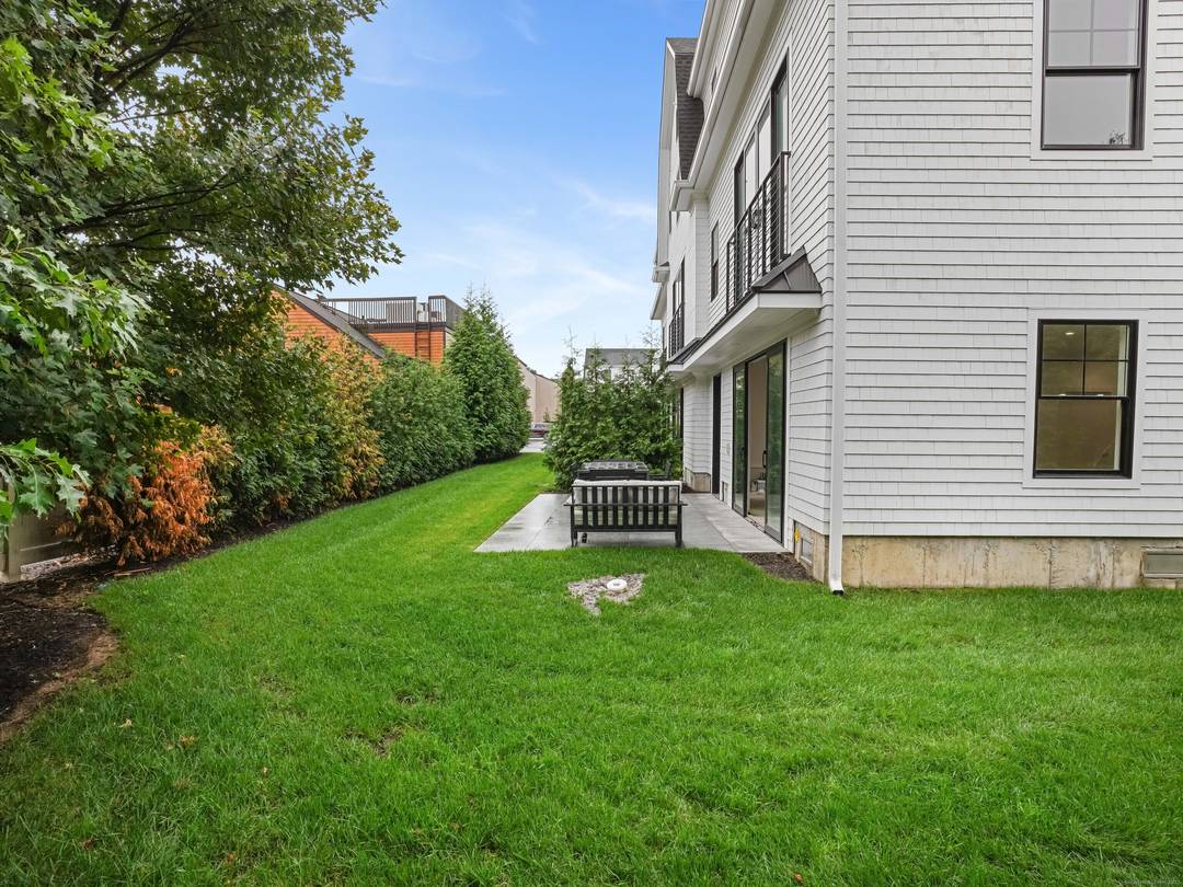 This luxury End unit new construction townhouse with over 4, 400 square feet offers an exceptional living experience with a spacious and thoughtfully designed layout.