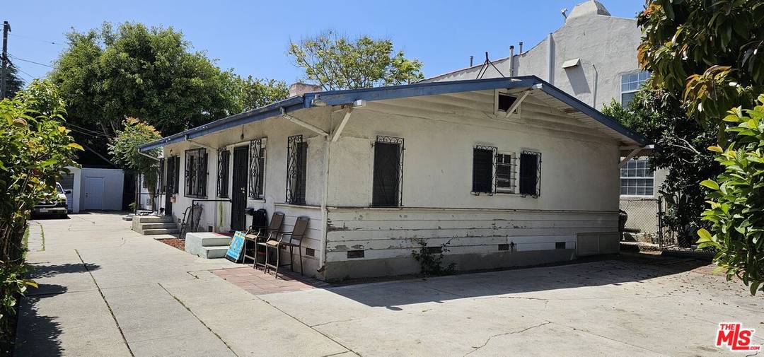 1243  N Beachwood Dr 4BR Hancock Park La