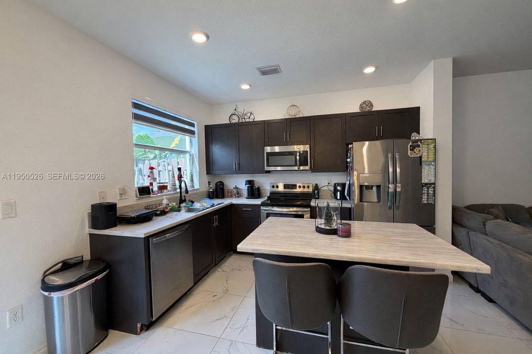 Seller motivated and offering 10, 000 toward buyer s closing costs.