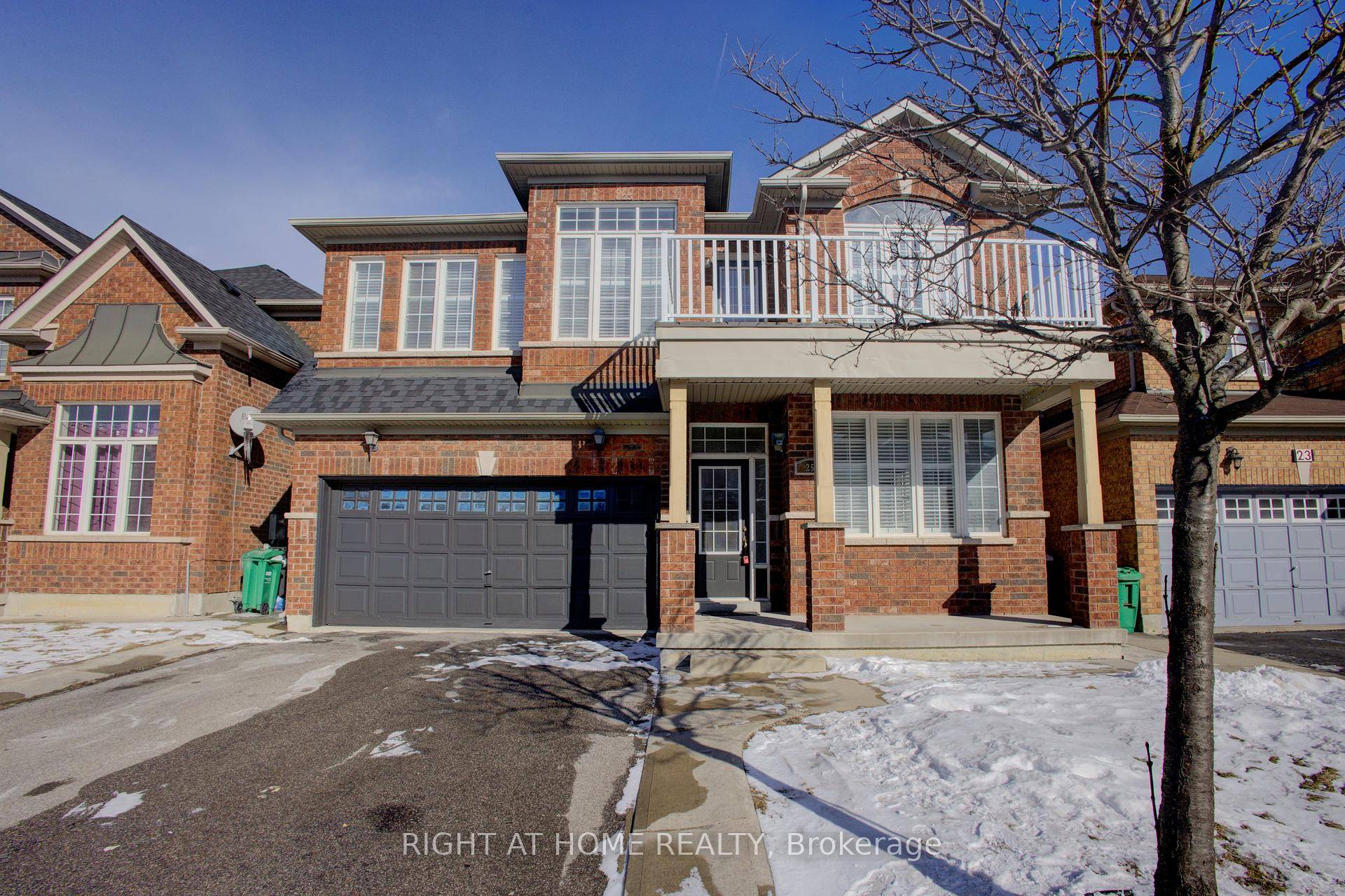 Welcome to this beautifully maintained, spacious and generously sized 4 bedroom, 3 bathroom upper level home located in prime Brampton location.