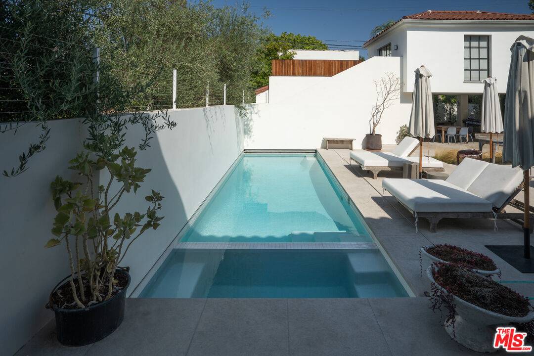 546 N Mccadden Pl 4BR Mid Wilshire La