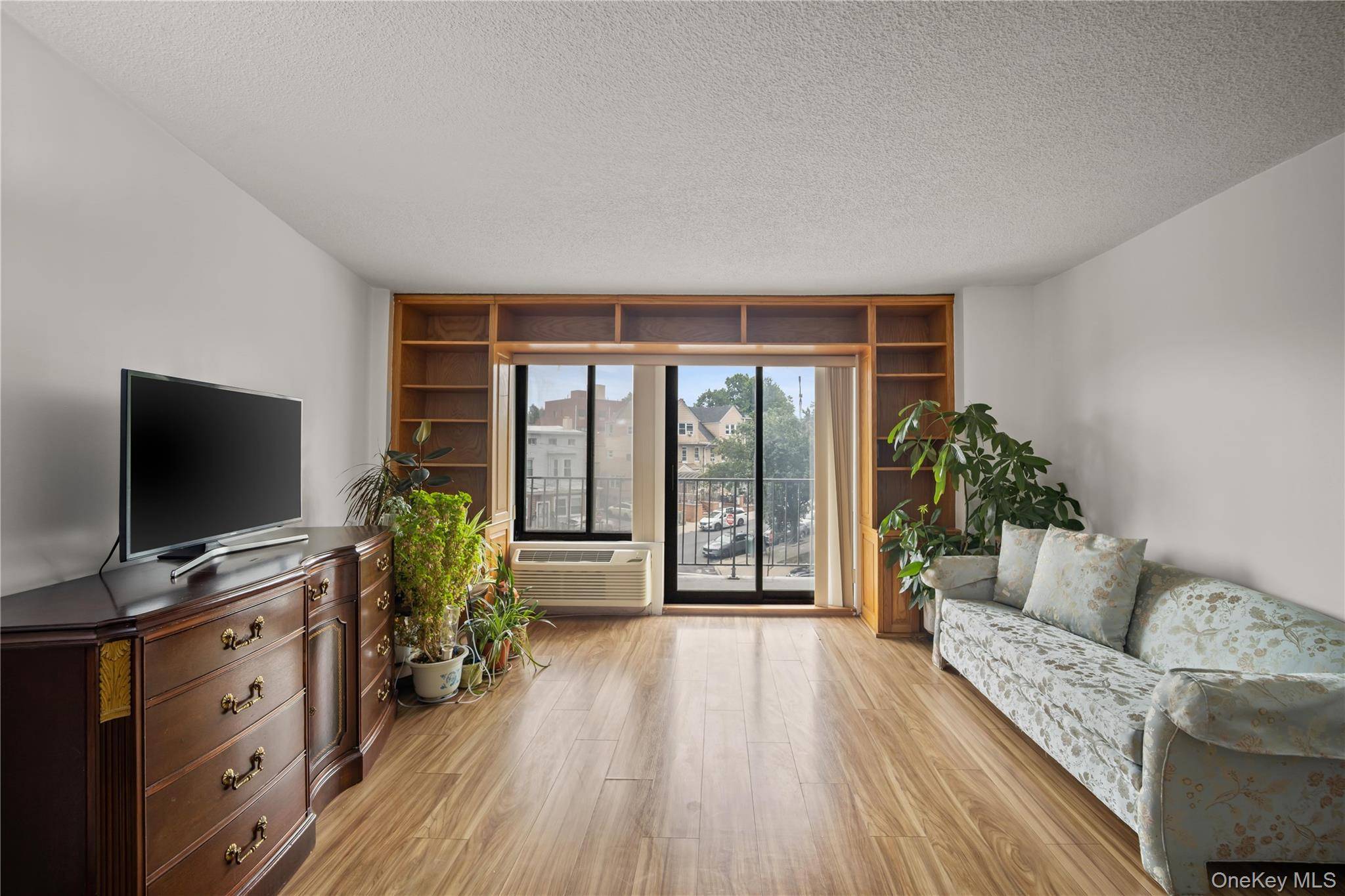 Nestled in Shore Towers, this two bedroom, two bathroom condo offers serenity while being a mere stone's throw away from all of Astoria's culinary and cultural offerings.